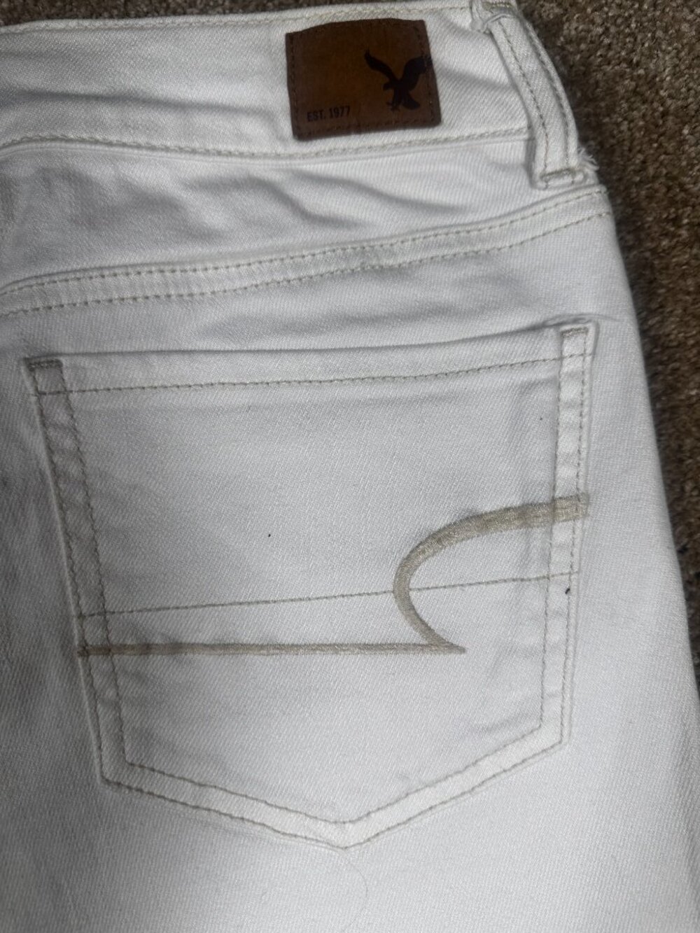 American Eagle White Stretch Denim Cutoff Shorts Size 6 Frayed Hem Summer Shorts - Picture 7 of 10